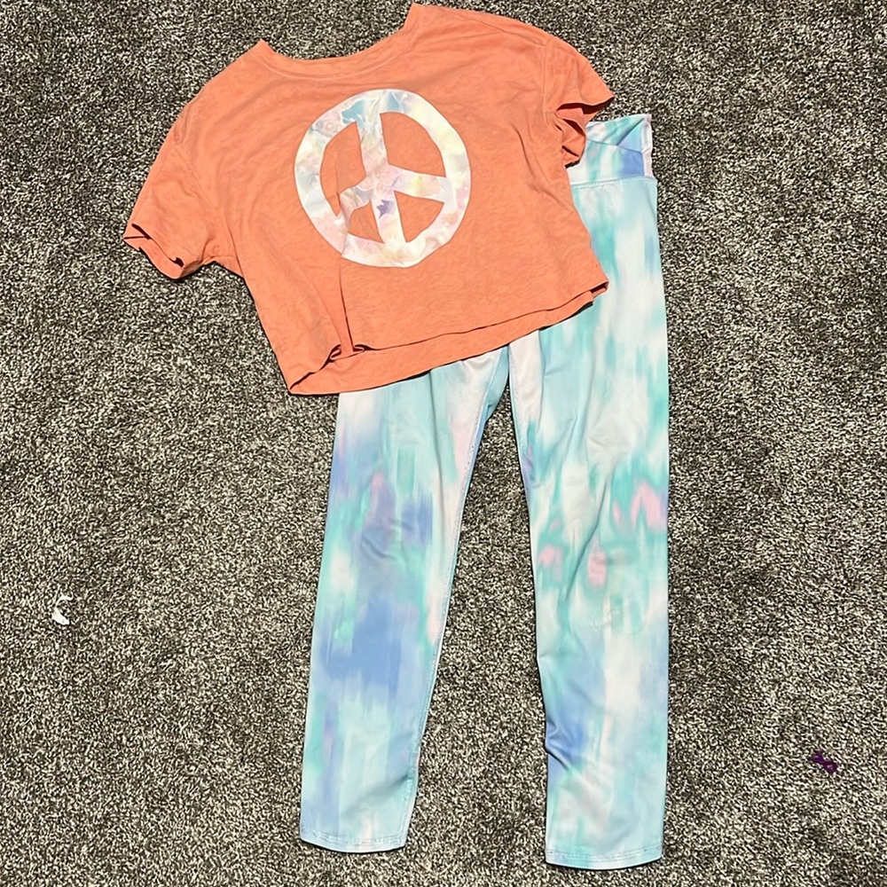 Old Navy peace athletic outfit